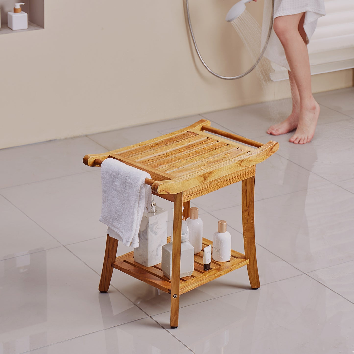 Douchebank – Douchezitje – Douchekruk – Badkamerbank – Zitbank – Massief Teak Hout – Waterbestendig Met Antislip Voeten – Draagvermogen Tot 136 Kg