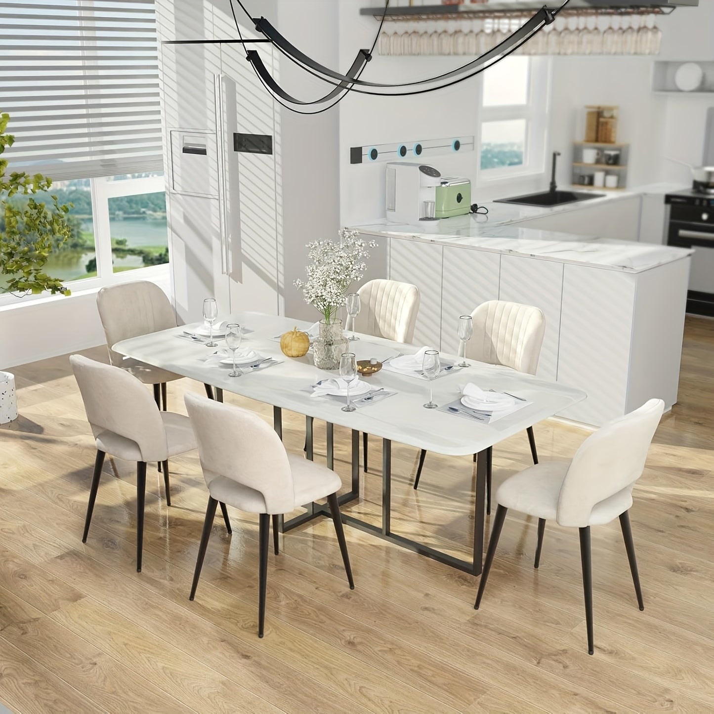 Set van 2 Velvet Eetkamerstoelen – Gestoffeerde Stoelen met Rugleuning en Metalen Poten – Beige, Modern en Minimalistisch voor Keuken, Woonkamer of Eetkamer