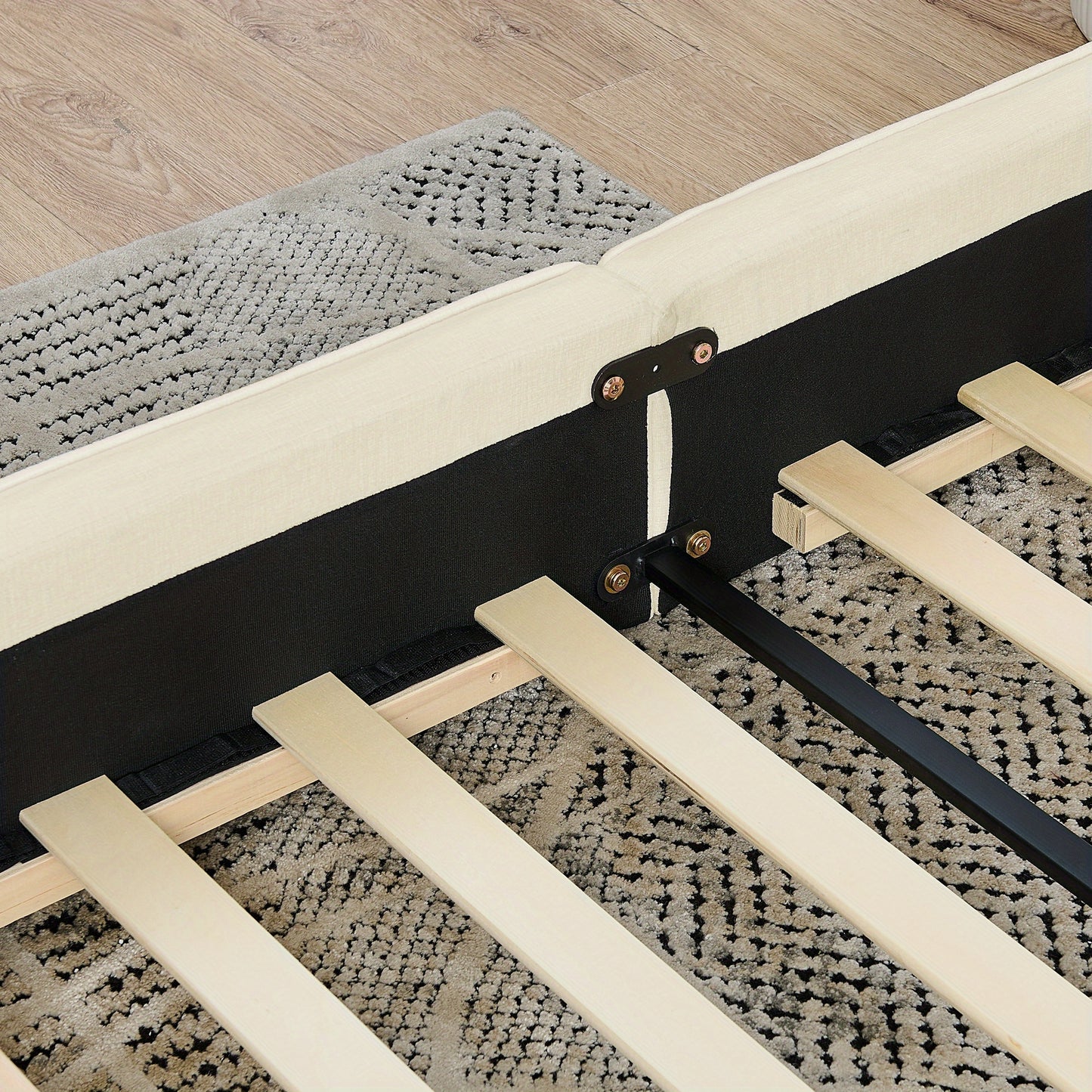 Tweepersoonsbed – Slaapbed – Bedframe – Logeerbed – Bed Met Chenille Bekleding – Beige Kleur – Stevige Houtenvrije Constructie – Eenvoudige Montage