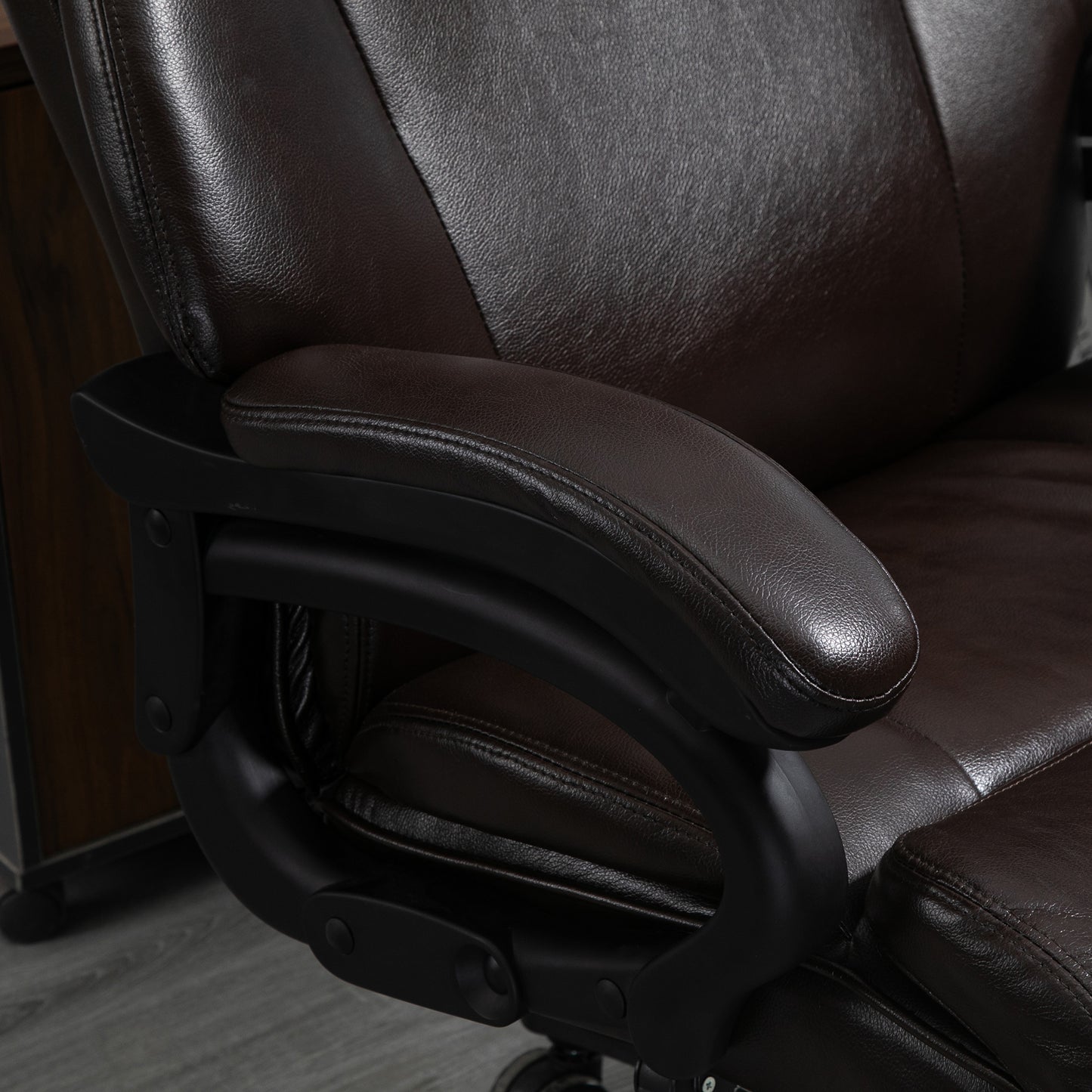 Bureaustoel – Office Chair – Gamestoel – Draaistoel – Executive Chair – Ergonomisch Ontwerp – Verstelbare Hoogte – PU Leder Bruin – 180 kg Draagkracht – 360° Draaibaar – Extra Dikke Padding – 72x83x114-122 cm