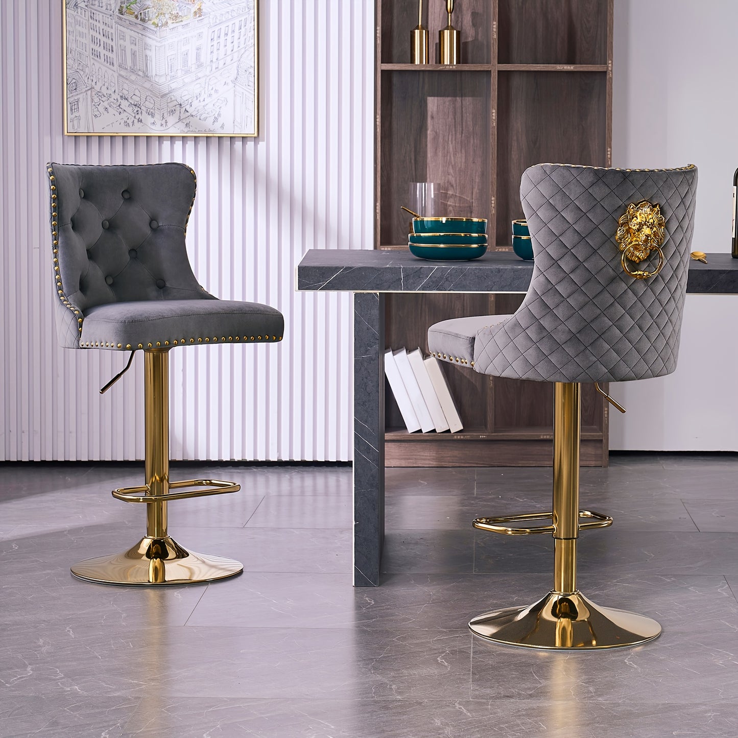 Barstoel – Barkruk – Keukenstoel – Bartoel – Barkrukset – Donkergrijs – Verstelbare Zithoogte – 360° Draaibaar – Fluwelen Bekleding – Gouden Metaal Frame