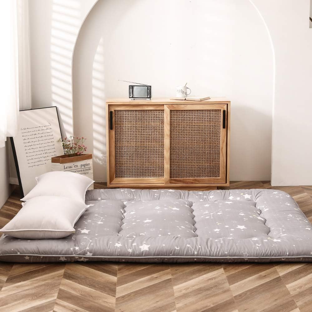 MAXYOYO Japanse futonmatras voor op de vloer, dikkere tatami-mat, slaappad, opvouwbaar, oprolbaar matras, slaapzaal, matraspad, vloer lounger, kussen, bed (Constellation, King)