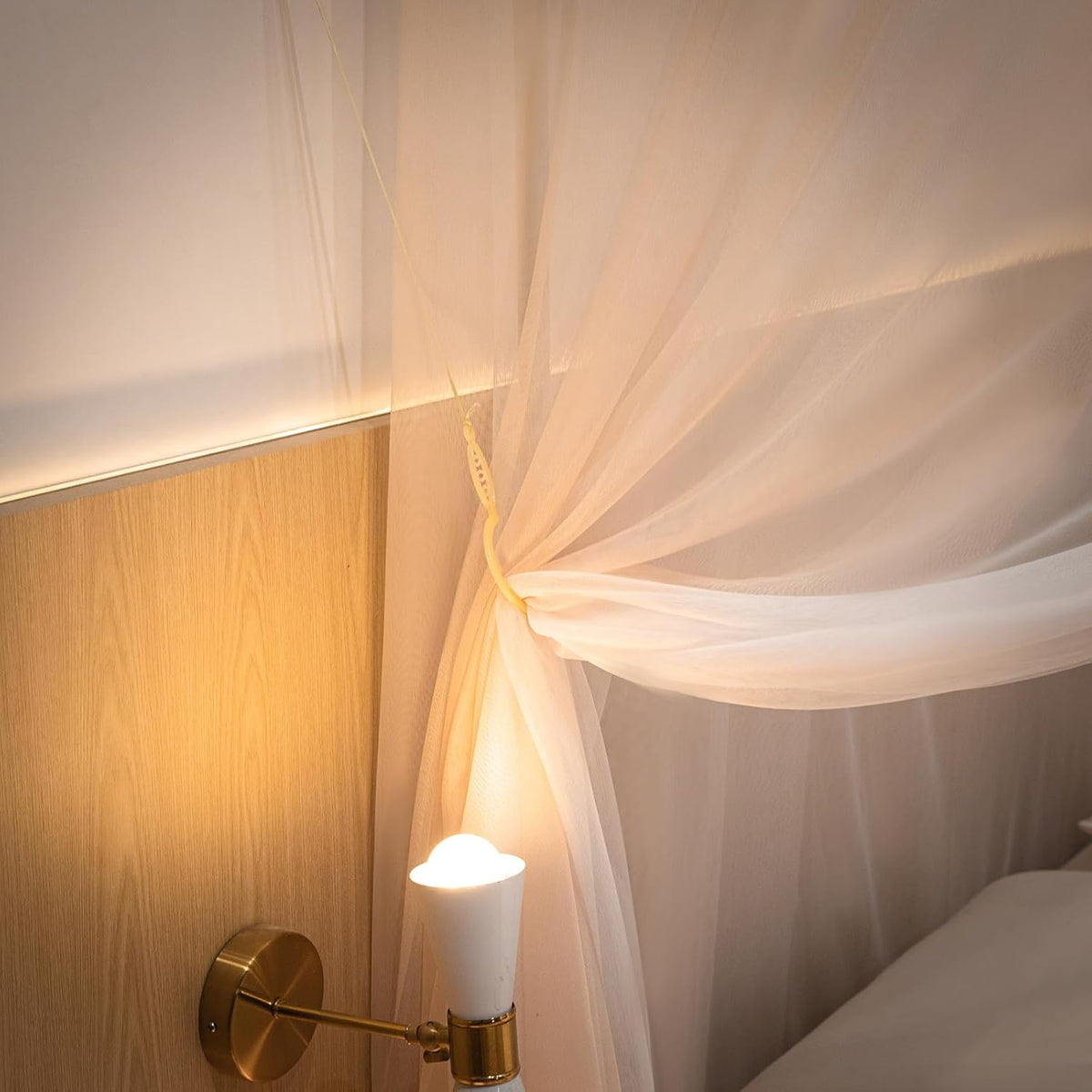 Beyeutao King Gold Canopy Bed Vier Poster Klamboe Bed Gordijn Frame voor Indoor Outdoor Play Tenten Luifel Kamer Decoratie