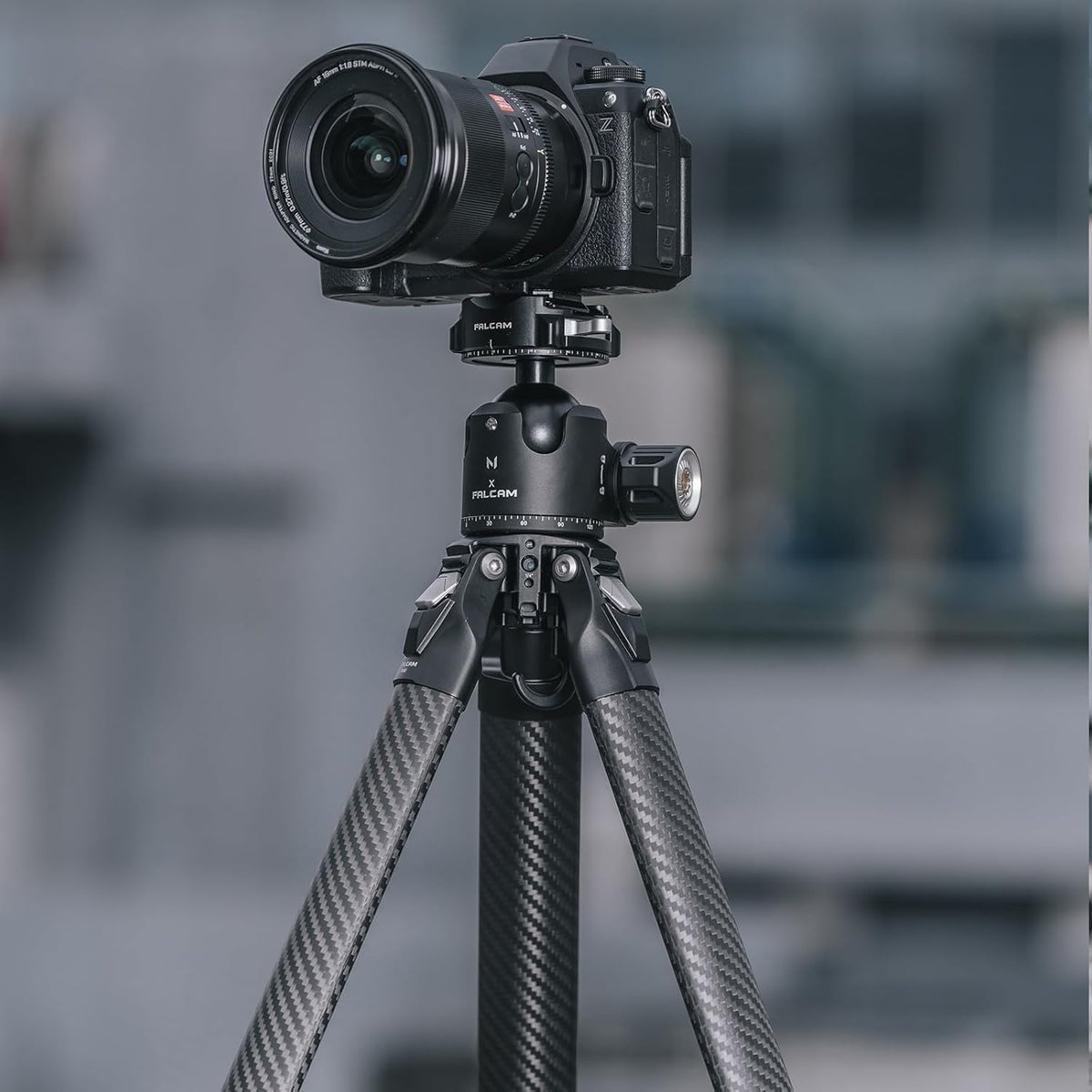 Falcam TreeRoot F38 Pro Statief van koolstofvezel, 155 cm, snelsluiting, belasting 5 kg, F22-interfaces, 1/4 inch schroef, schoudergaten voor DSLR, spiegelloze videocamera's (R140T)