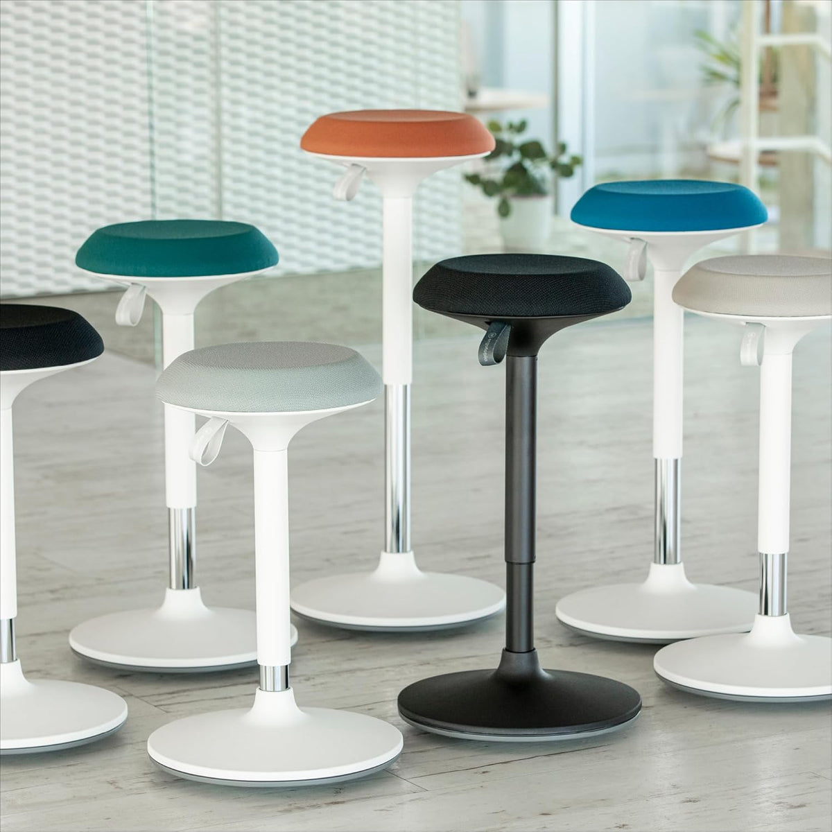 Ergotopia Dykó Ergonomische Bureaukruk - Ergonomische kruk met zwaaieffect - In hoogte verstelbaar Stabiliteitskruk 56-83 cm - 360° draaibare werkplekkruk met dynamische voet