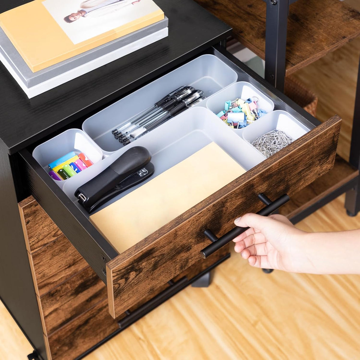 HOOBRO Archiefkast, Rolcontainer met 5 Laden, Houten Bureaukast, Commode Opbergkast, Industriële Stijl, Eenvoudige Montage, Rustiek, Donkerbruin en Zwart EBF05WJ01