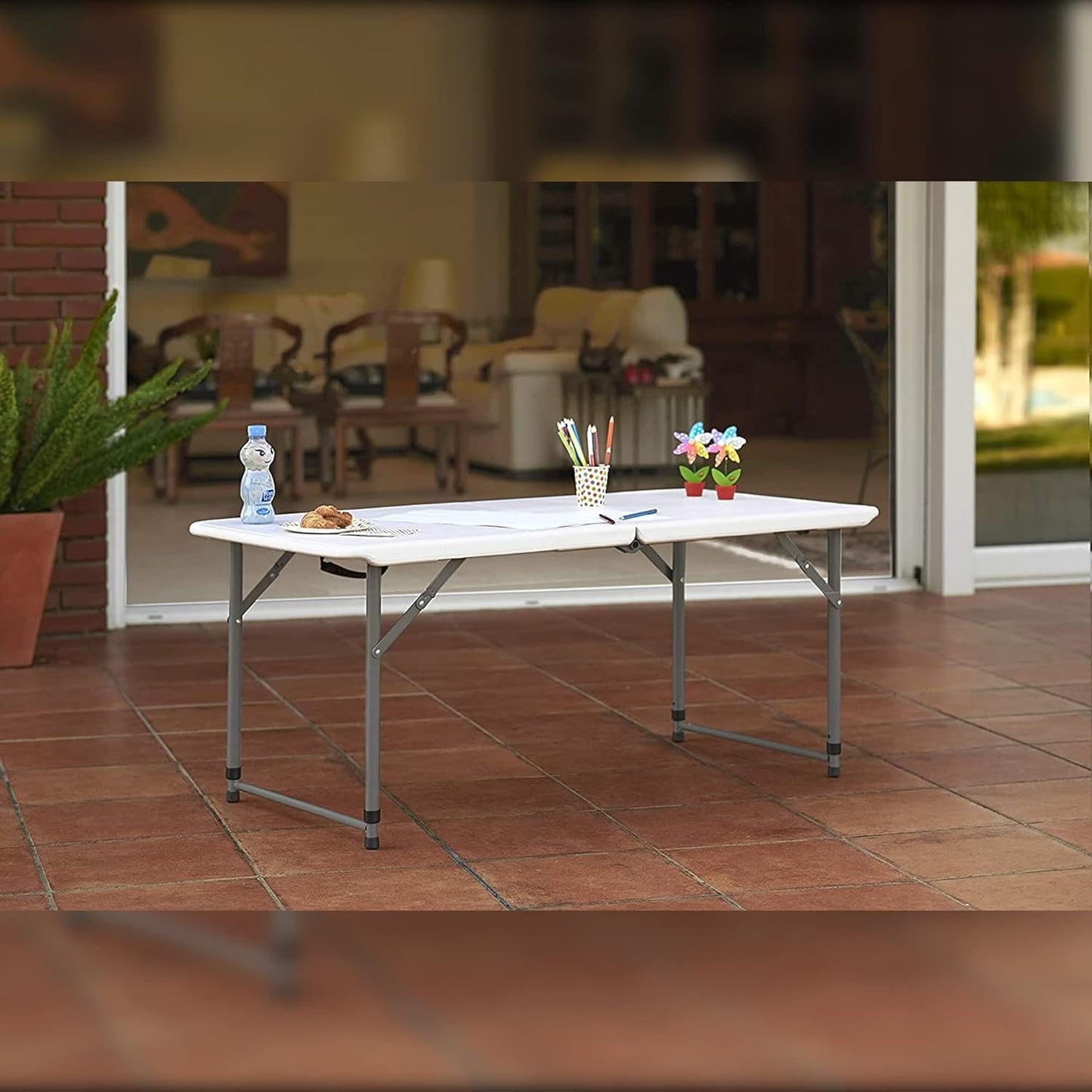 Klaptafel in hoogte verstelbaar van 122 x 60 x 50-74 cm en set met 4 klapstoelen van 51 x 45 x 85,5 cm, ideaal voor buiten
