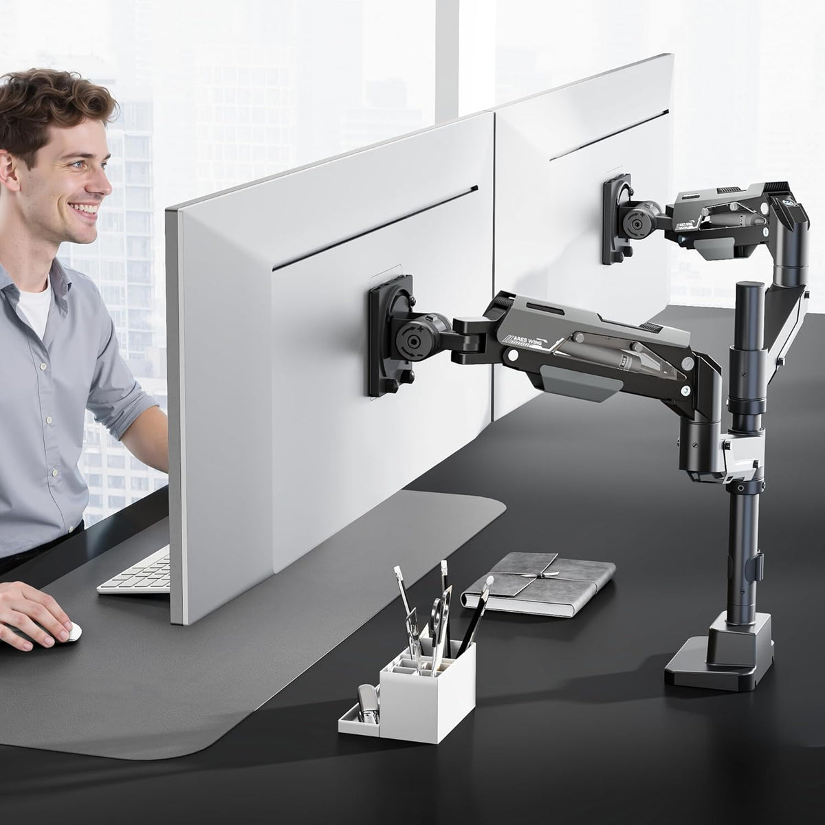 ARES WING Monitorhouder voor 2 monitoren met stang, boven elkaar voor 24-57 inch platte en gebogen schermen, tot 27/22 kg, beeldschermhouder 2 monitoren in hoogte verstelbaar, VESA 75/100/200, zwart