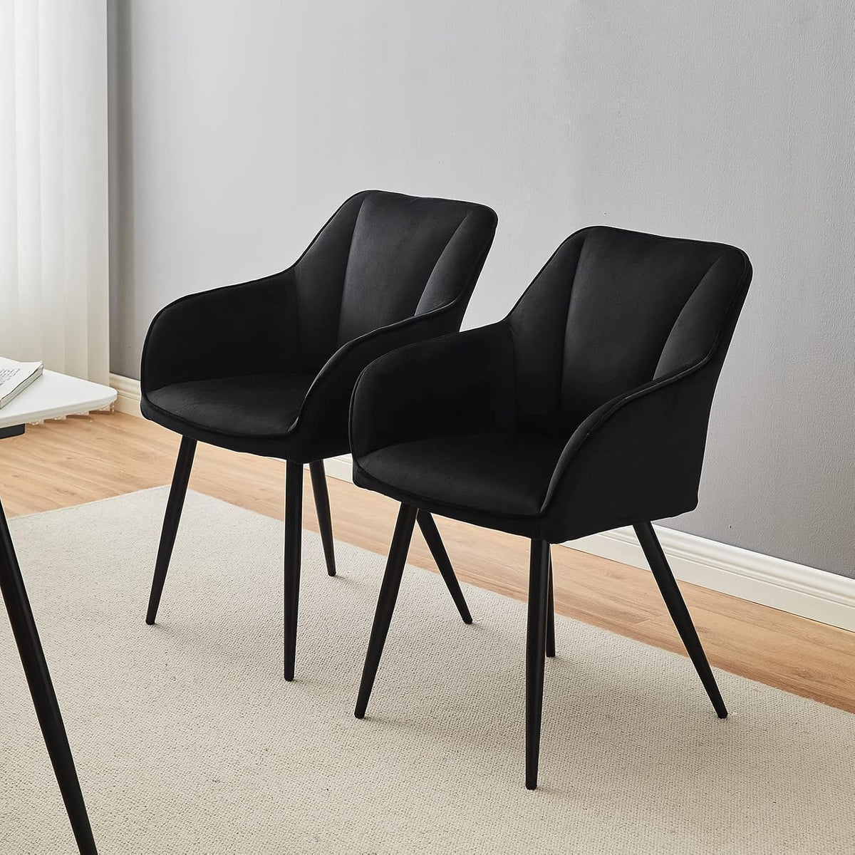 TUKAILAI Eetkamerstoelen, set van 2, van fluweel, keukenstoel, gestoffeerde stoel, armleuning, rugleuning, zachte zitkussens, metalen poten, moderne stoel voor keuken, eetkamer, woonkamer, zwart
