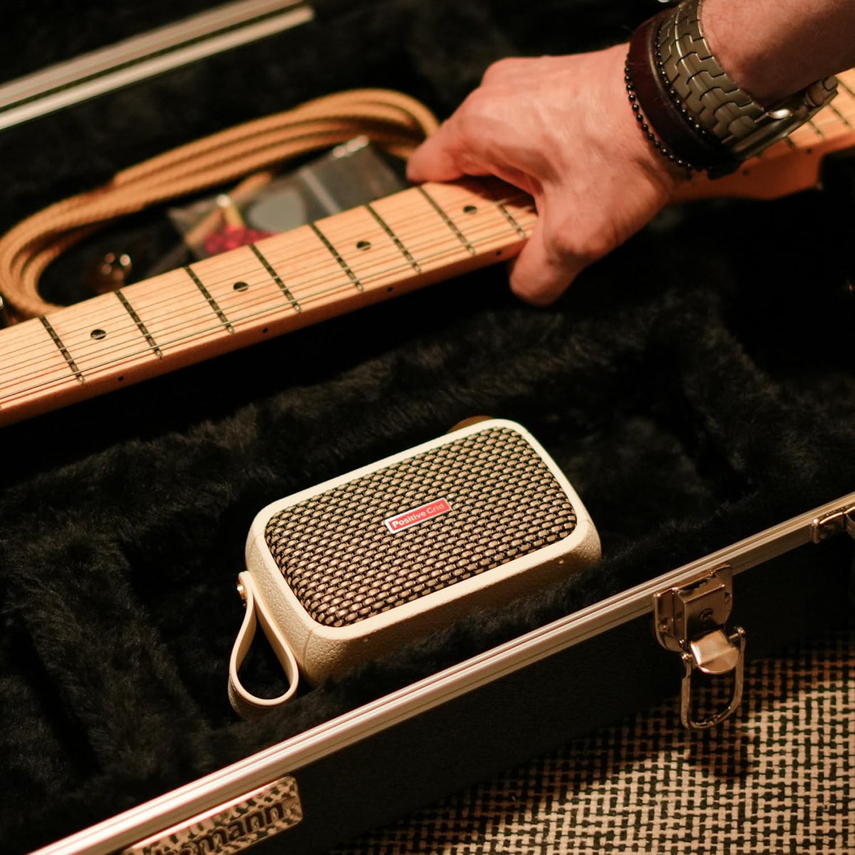 Positive Grid Spark GO 5 W ultra draagbare slimme gitaarversterker, hoofdtelefoonversterker en bluetooth-luidspreker met smart app voor elektrische gitaar, akoestische gitaar of bas, parel