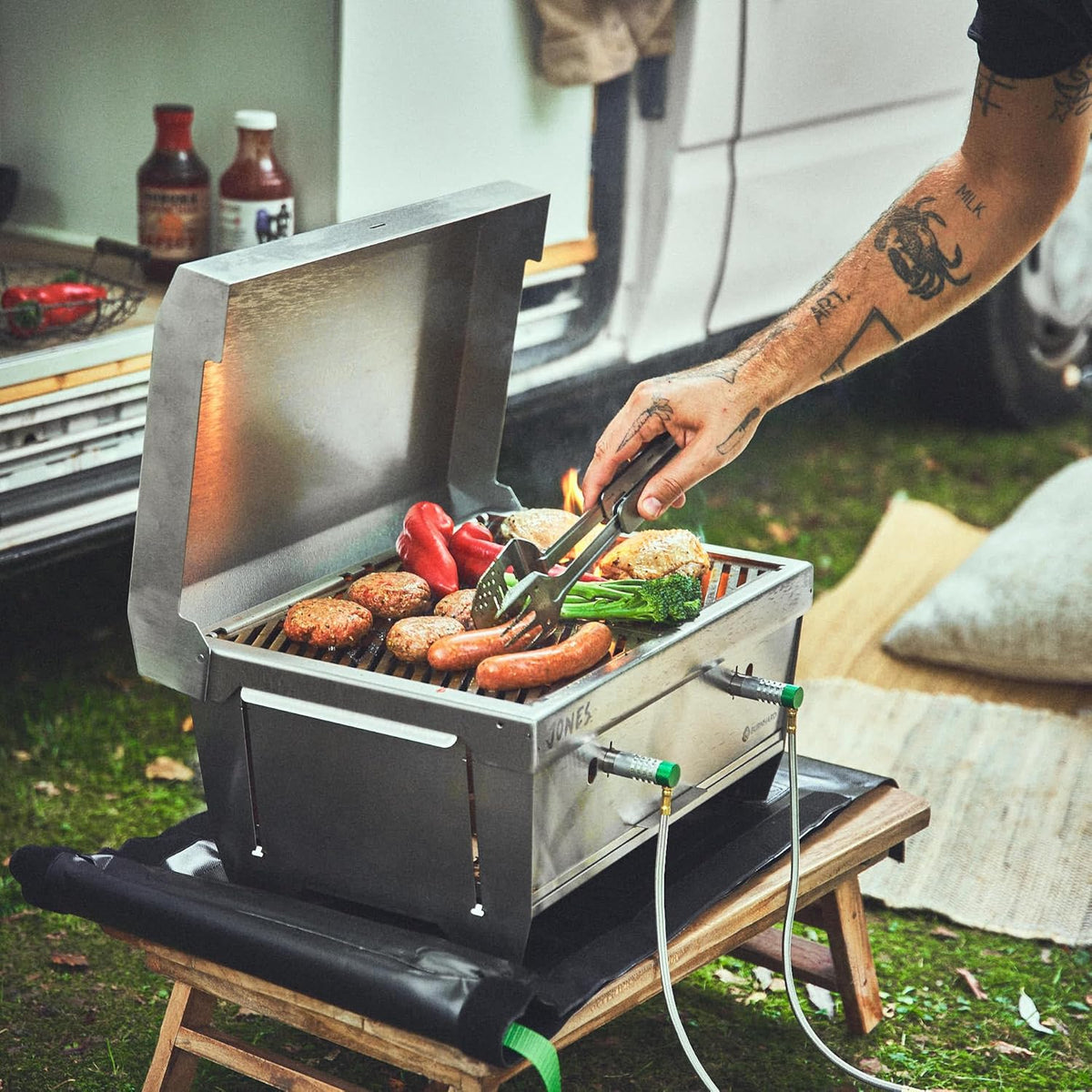 Campinggrill 2-pits BURNHARD® 6,4 kW, FitnFire™-systeem, roestvrij staal, 500°C, compact, lichtgewicht, incl. multitool, draagtas – JONES opvouwbare grill