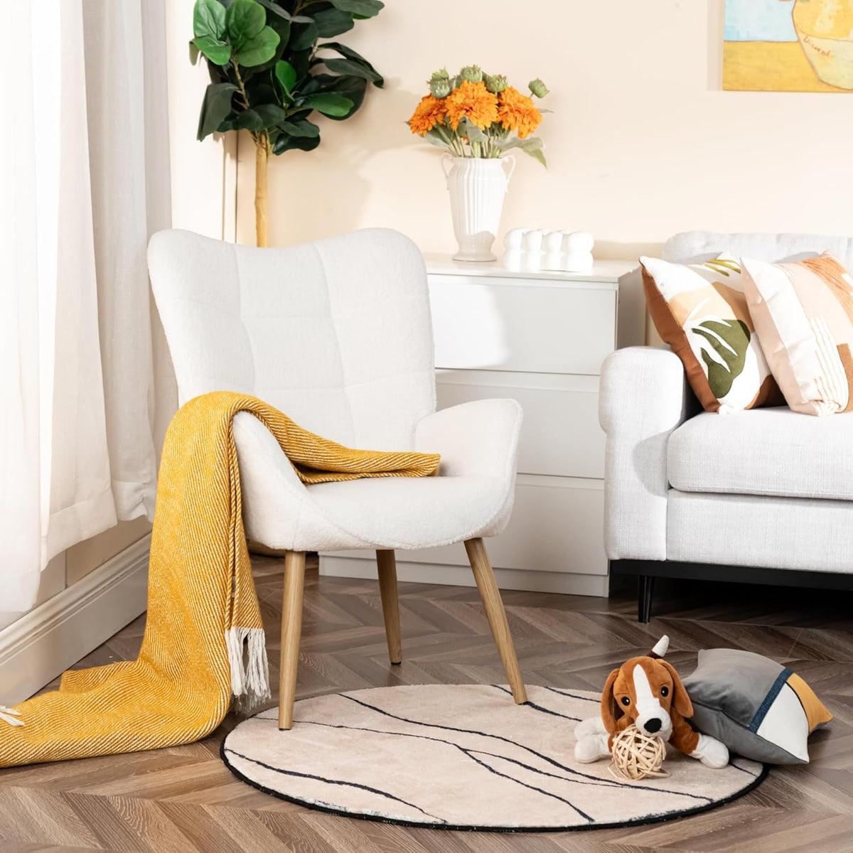 MEUBLE COSY Gestoffeerde fauteuil, woonkamerstoel met armleuningen, relaxstoel met hoge rugleuning en dik kussen, houten poten voor slaapkamer, woonkamer, bouclé stof, beige