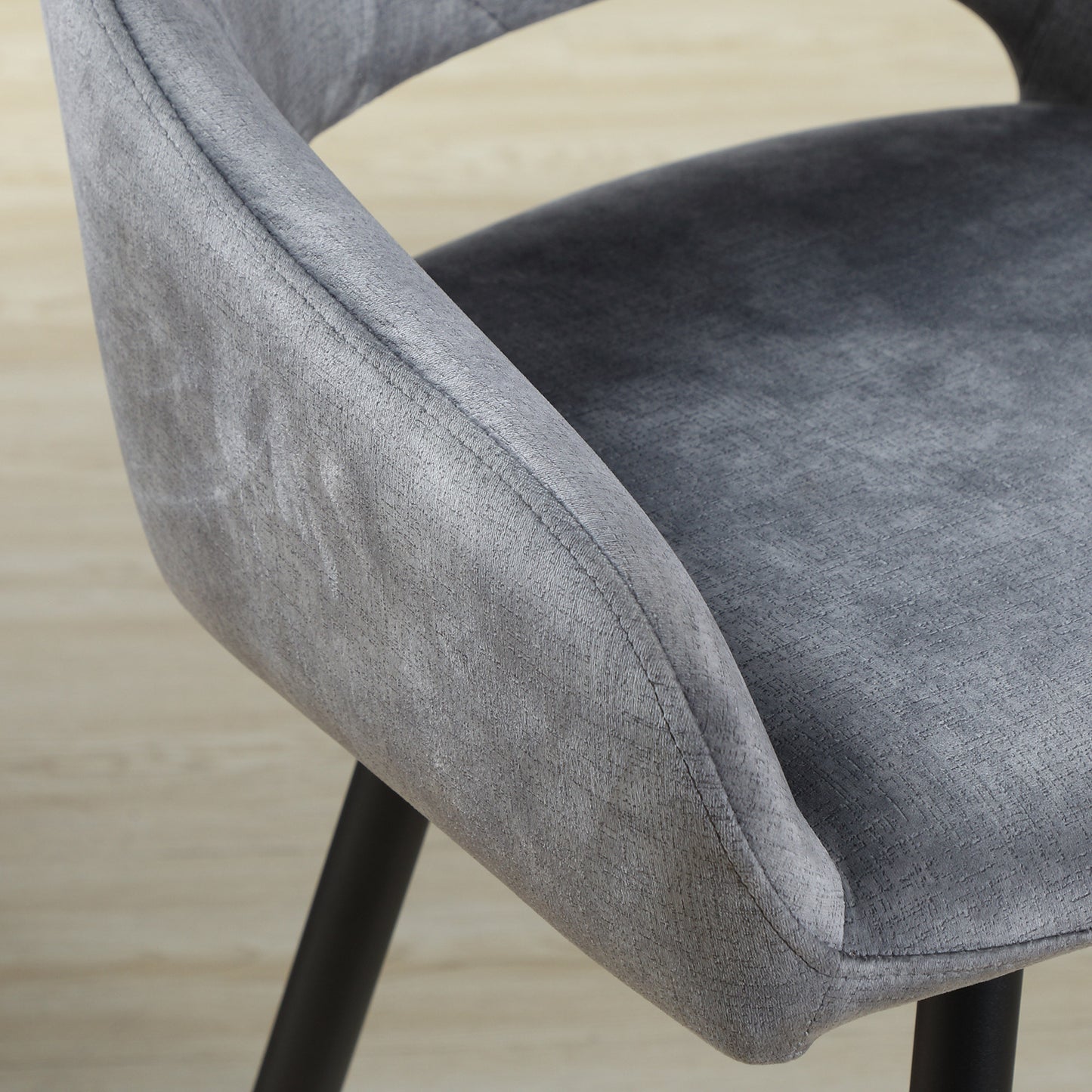 Barkrukken – Barstoelen – Bistrostoelen – Keukenstoelen – Counterstoelen – Fluweel Bekleed – Stevig Stalen Frame – Zithoogte 67 cm – Set van 2 – Grijs