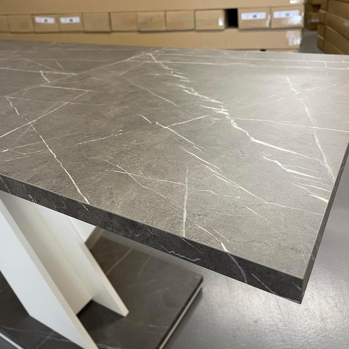 Uitschuifbare Eettafel – Uitklapbare Tafel – Verstelbare Tafel – Eetkamertafel – Tafel Met Marmerlook – 120-160 cm Lengte – Wit V-Vormig Onderstel