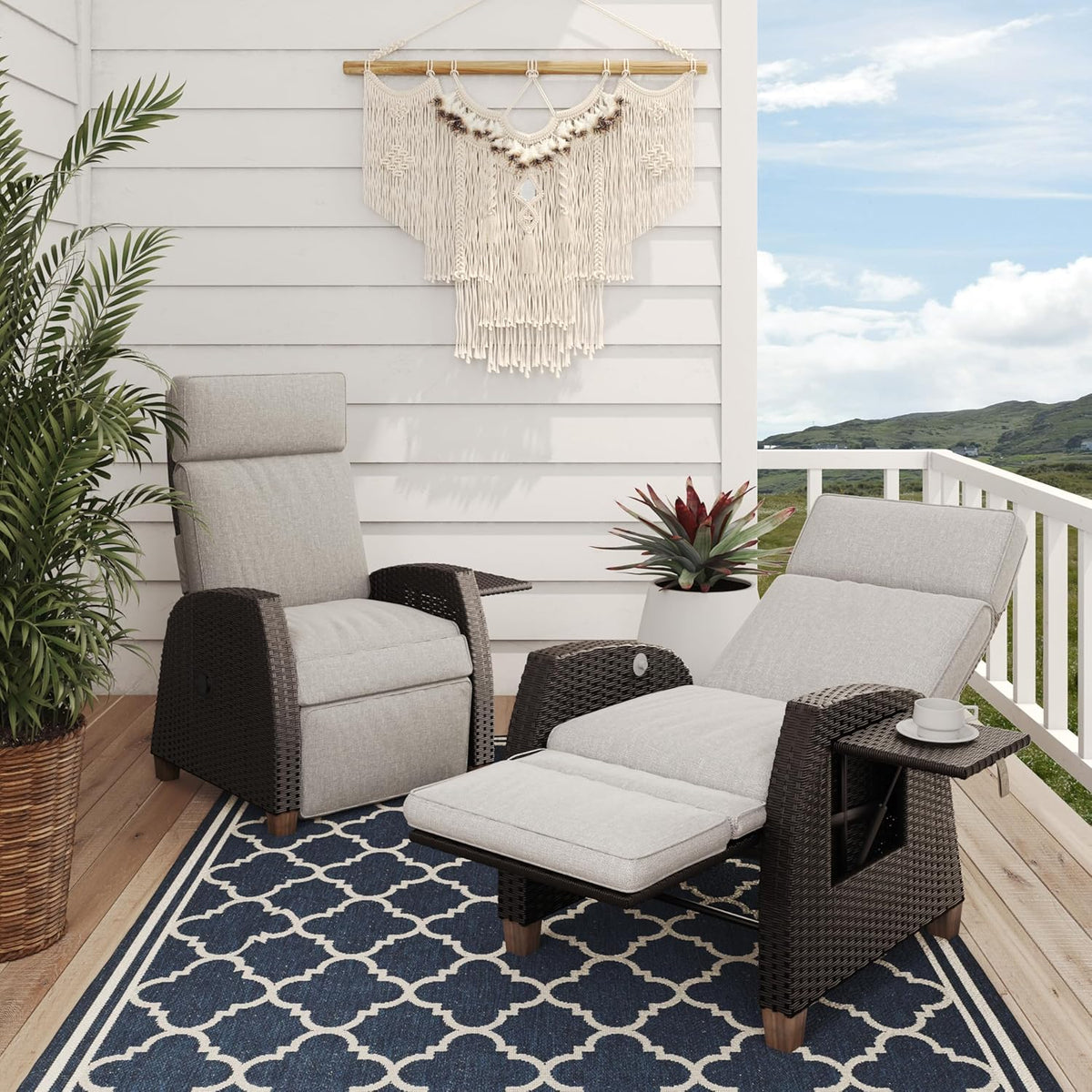 Grand patio Sun lounger with cushion, armrests, aluminium frame, adjustable backrest, rattan, indoor and outdoor use, cream cushion and grey rattan - QUORE