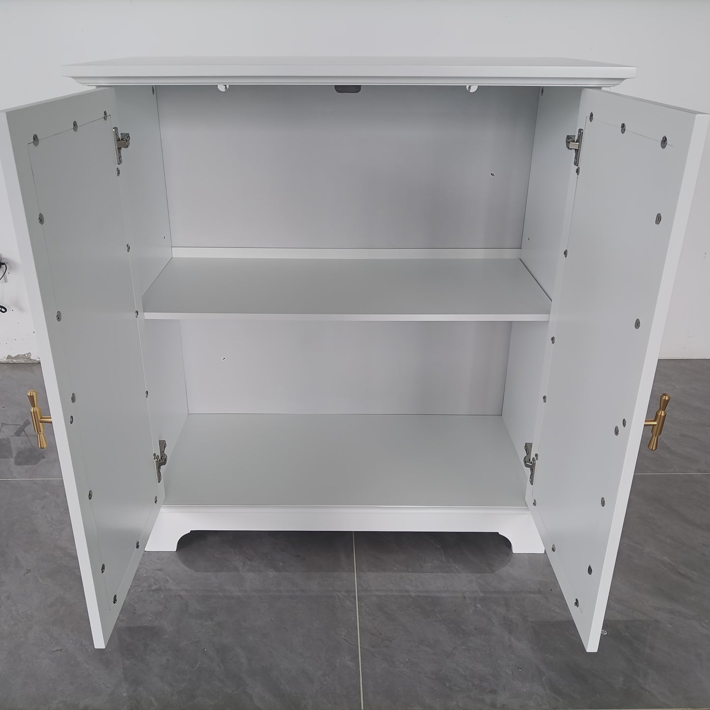 Bamboekast – Opbergkast – Kastje – Woonkamerkast – Halmeubel – Wit Bamboe – 2-Deurs Design – 3,2+ Kubieke Voet Opbergruimte – 68,5 cm Hoog – Duurzaam & Makkelijk te Monteren