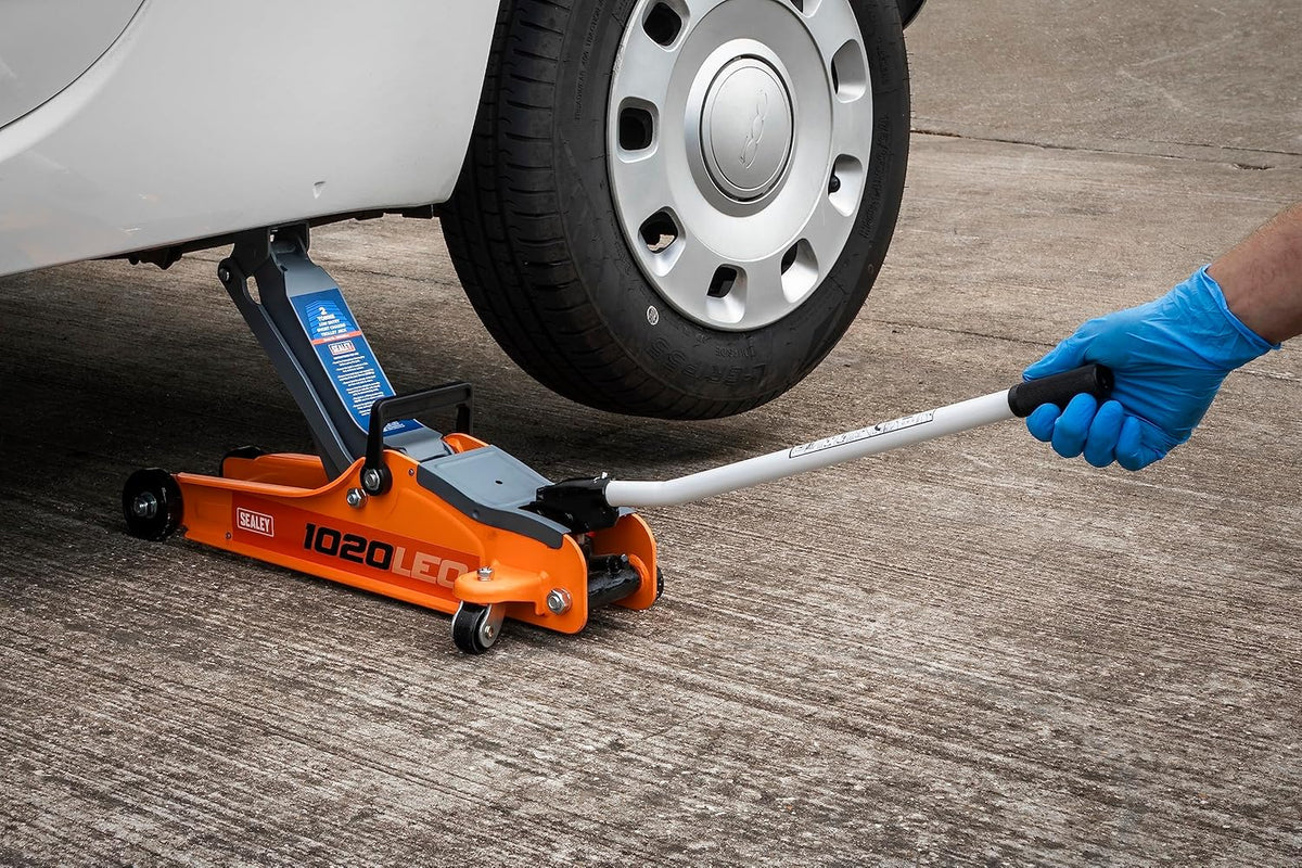 Sealey 2 Ton Trolley Jack, Car Jack, Laag Profiel Kort Chassis - Oranje - 1020LEO