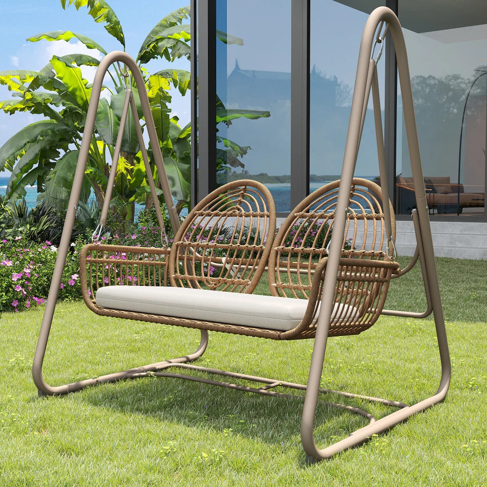 Tuinschommel - Dubbele Schommelbank - Schommelstoel - Tuin - Schommel - 2 Personen - Buiten/Binnen - met Rugleuning – PE Rattan & Metalen Frame – Beige/Geel