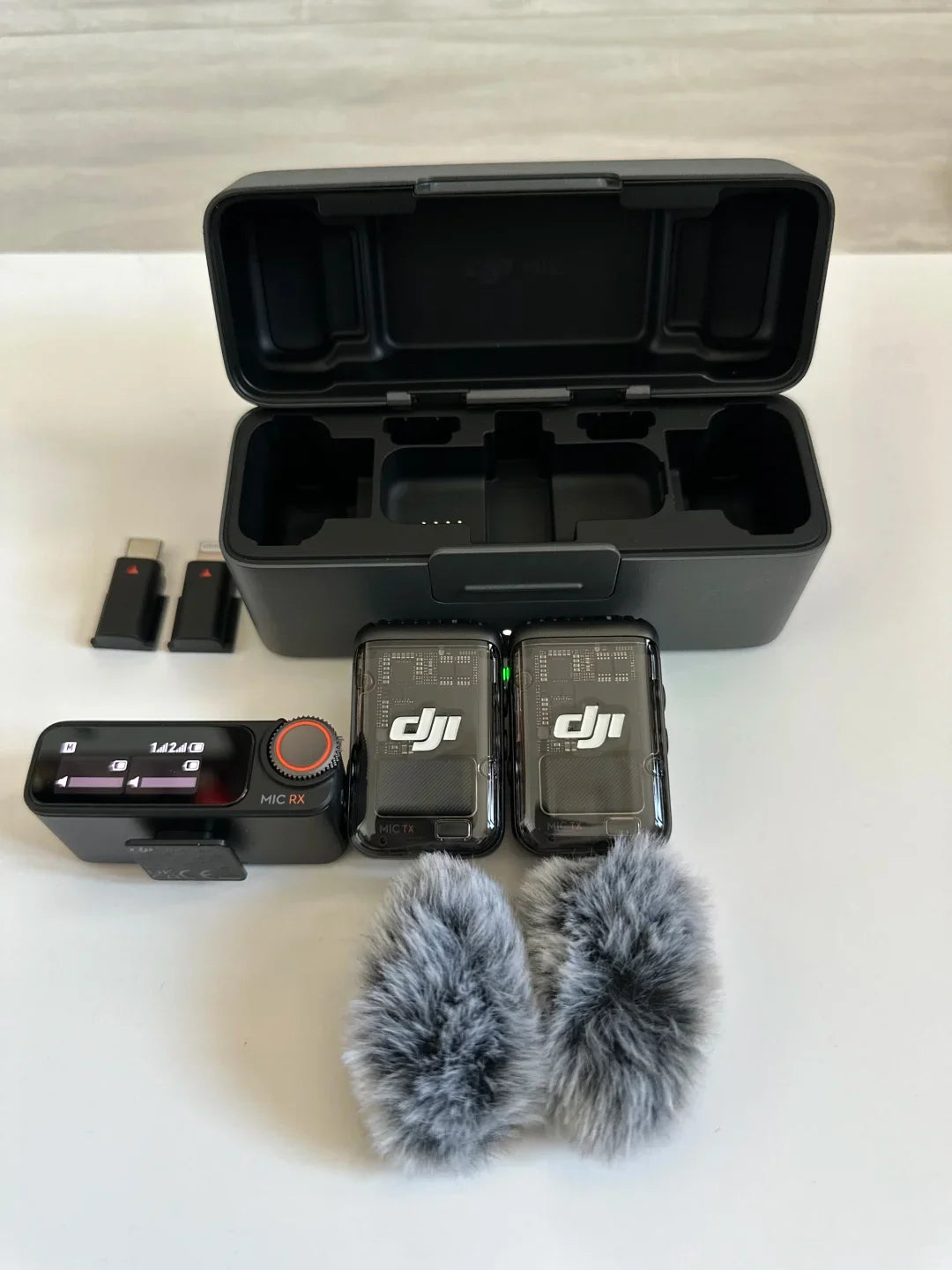 Draadloze Lavalier Microfoon – Draadloze Microfoon – Lavalier Mic – Professionele Microfoon – Mobiele Microfoon – Bereik 250 Meter – 18 Uur Batterijduur - QUORE