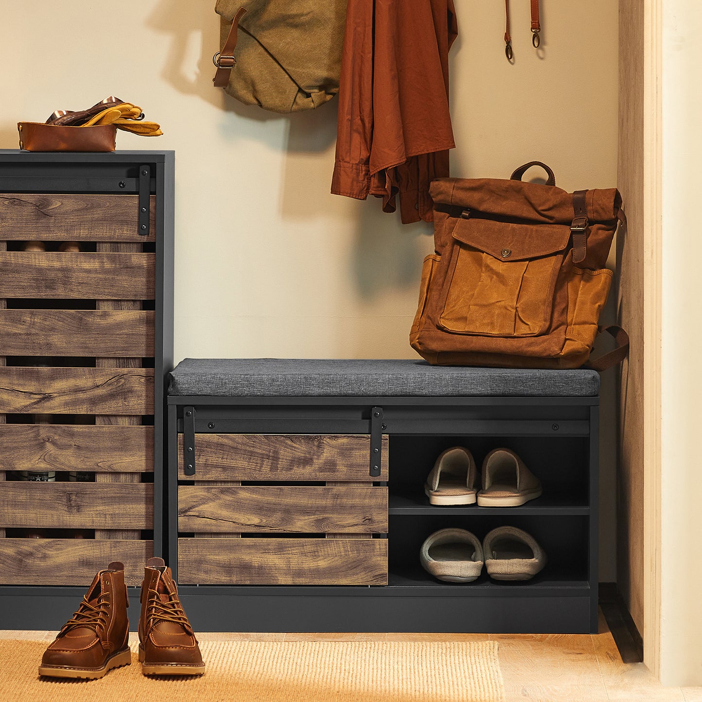Schoenenrek – Schoenenkast – Schoenenopberger – Schoenenbank – Schoenenmeubel – Hout – Schuifdeuren – Met Zitkussen – Vintage Design – 80x35x48 cm