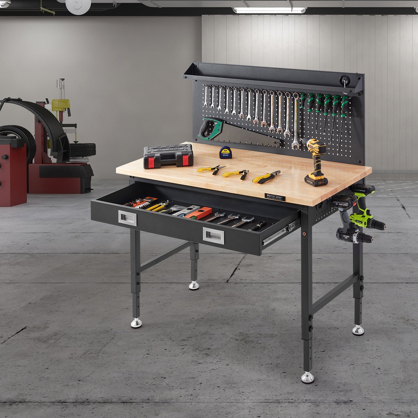Werkbank – Houten Werktafel – Klusbank – Werkbank Met Pegboard – Verstelbare Werkhoogte – Massief Houten Werkblad – 4 Stopcontacten & USB Poorten – 900 kg Draagvermogen
