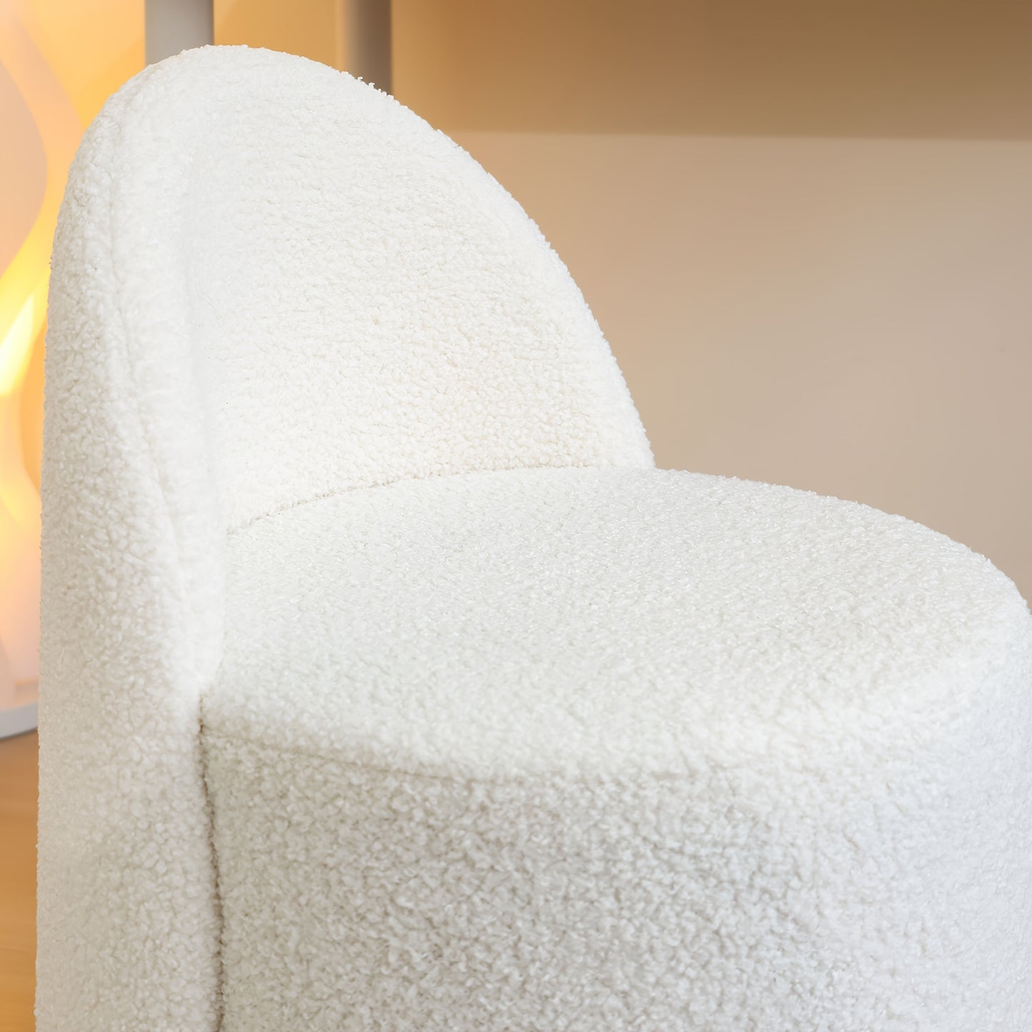Kaptafelkruk – Make-up Kruk – Dressing Kruk – Zitkruk – Houten Kruk – Beige Gestoffeerd – Rugleuning – Stevig Houten Frame