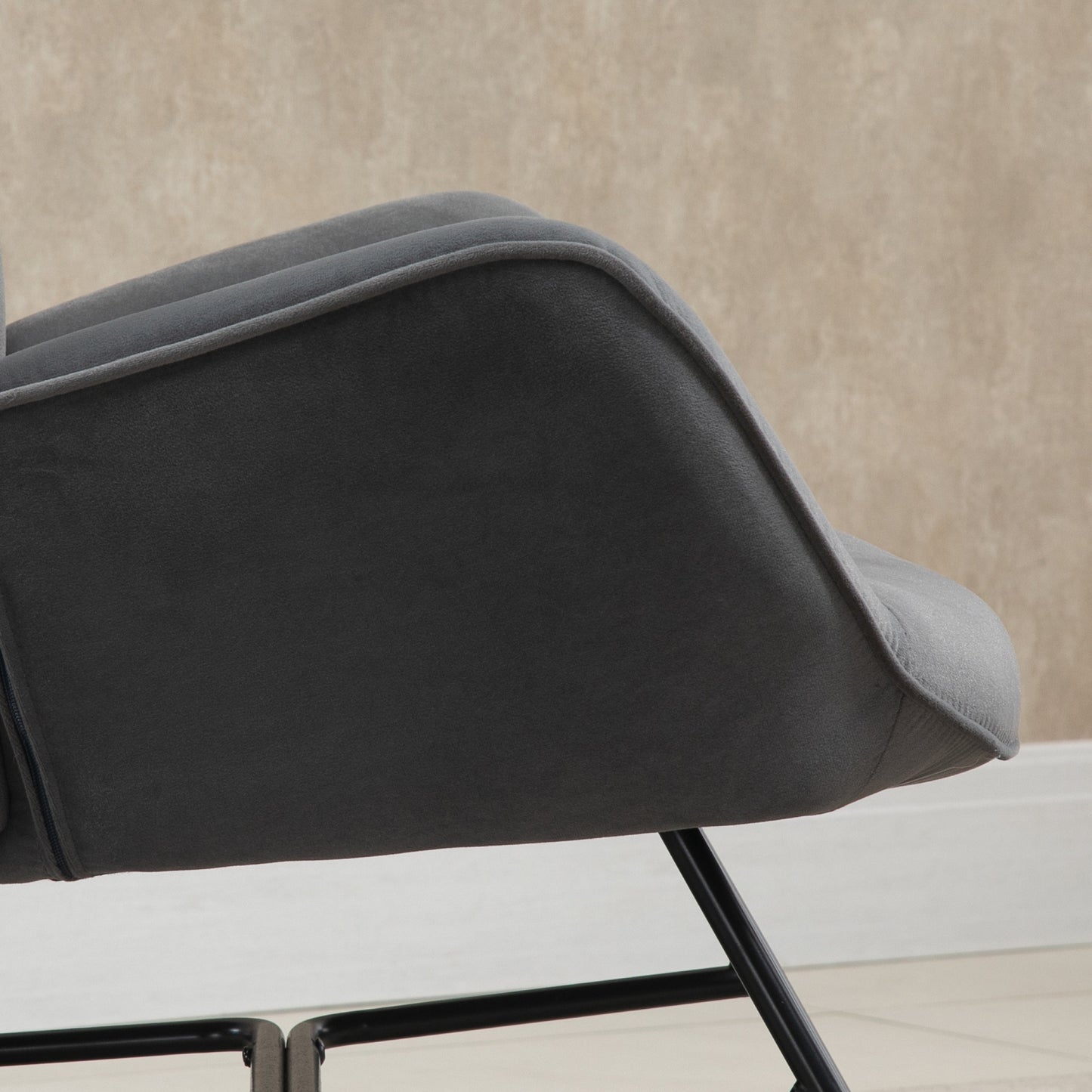 Schommelstoel – Relaxstoel – Fauteuil – Schommelbank – Loungestoel – Ergonomisch Design – Belastbaar Tot 150 Kg – Donkergrijs – Houten Frame – Zachte Velours Bekleding