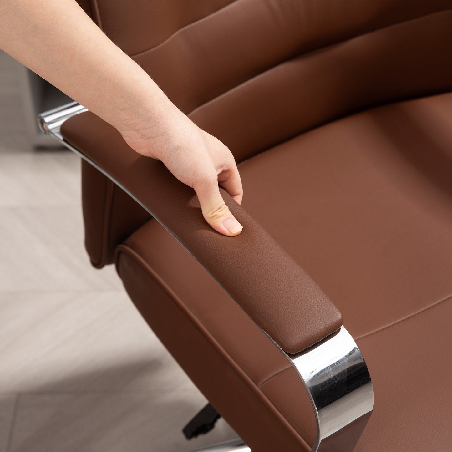 Ergonomische Bureaustoel – Kantoorstoel – Werkstoel – Draaistoel – Computestoel – Verstelbare Hoogte – Kantelfunctie – Hoge Rugleuning – Donkerbruin – Max 120 Kg Belastbaar