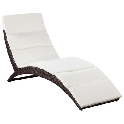 Rattan Ligstoel – Lounger – Zonnebed – Ligbank – Tuinstoel – Weerbestendig PE Rattan – Extra Comfortabel Crème Kussen – Handmatig Verstelbaar – Opvouwbaar – Bruin