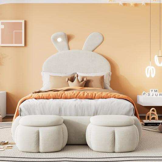 Eenpersoonsbed – Slaapbed – Bedframe – Kinderbed – Stapelbed – Beige Stoffen Bekleding – Verstelbare Warmlichtstrips – Inclusief 2 Opberghockers – 90x200 cm