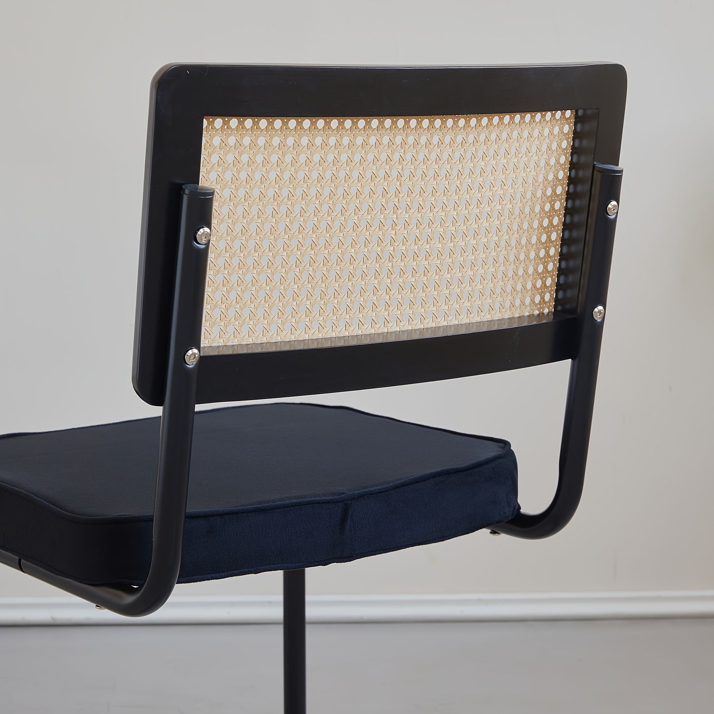 Eetkamerstoel – Keukenstoel – Draaistoel – Kuipstoel – Zwarte Fluwelen Stoel – Met Metalen Poten – Rieten Rugleuning – Ergonomisch Comfort