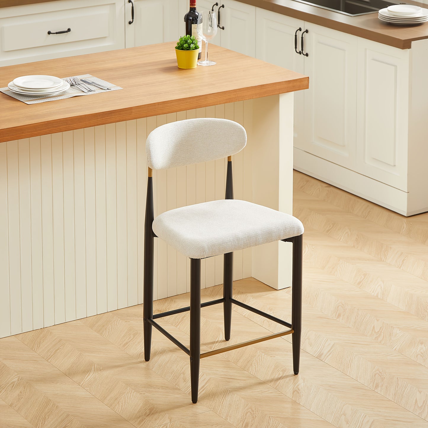 Barkrukken – Barstoelen – Krukken – Keukenstoelen – Zithoeken – Set Van 2 – Franse Landelijke Stijl – Beige Stoffen Bekleding – Metalen Frame – Compact & Comfortabel