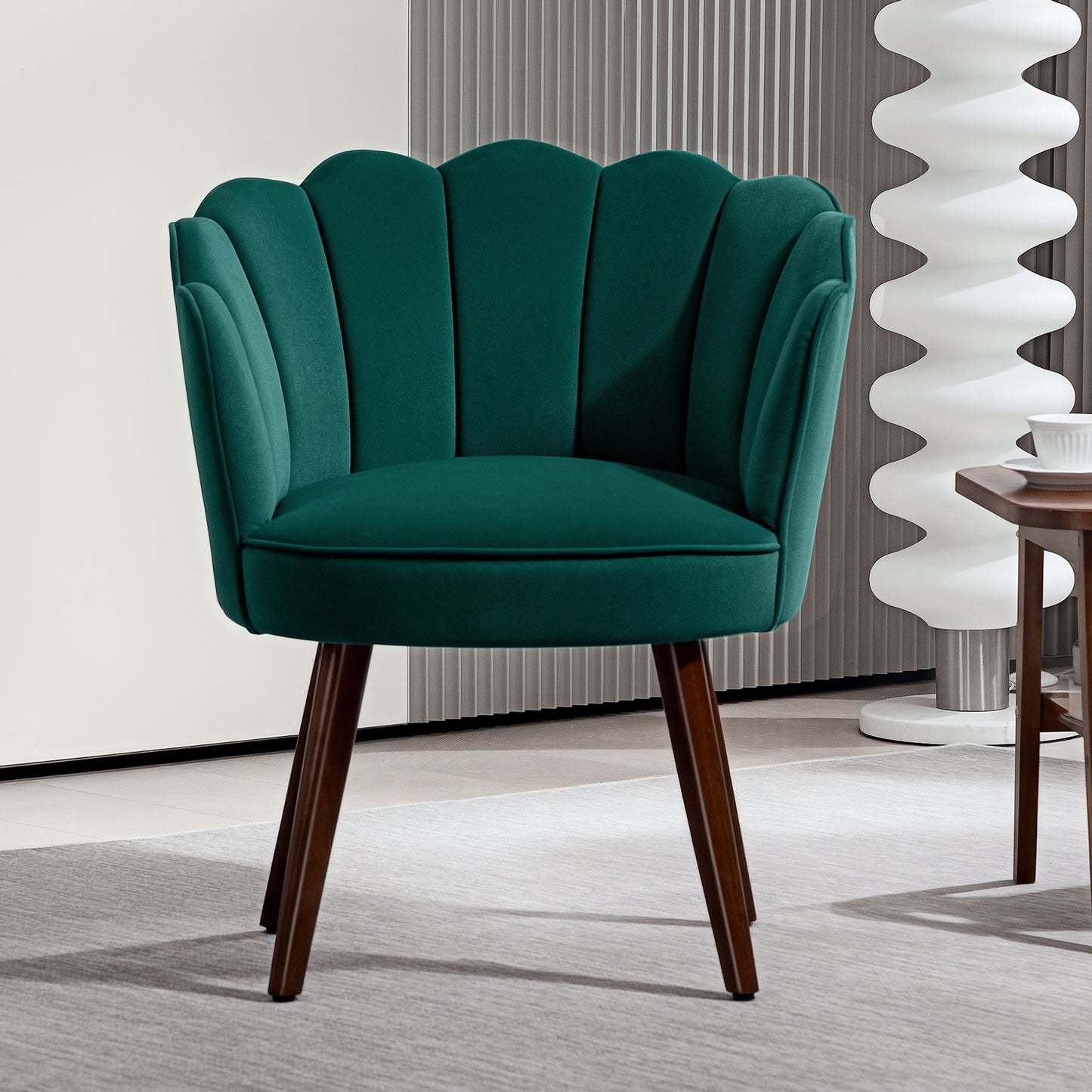 Fauteuil – Relaxstoel – Leunstoel – Lounge Stoel – Zetel – Fluwelen Bekleding – Houten Poten – 66x66x78,5 cm – Groene Schelpvormige Rugleuning