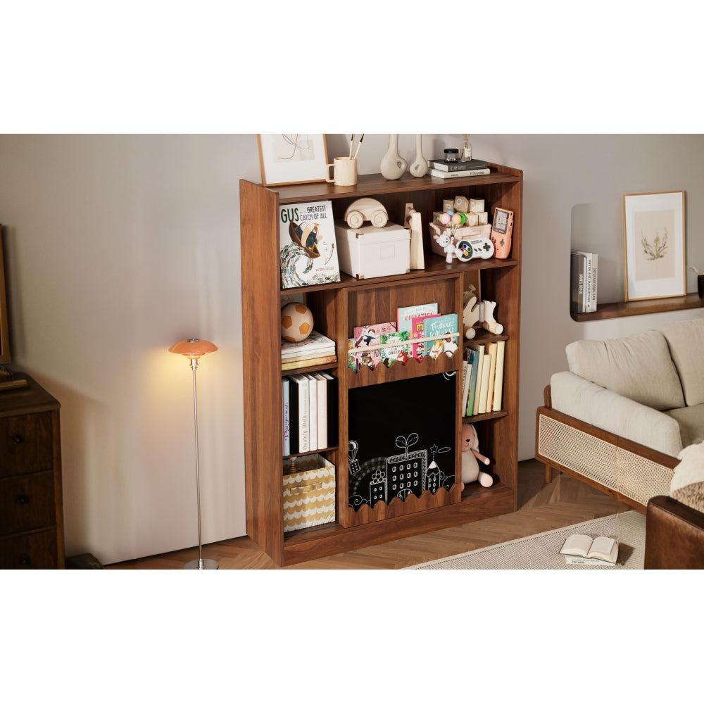 Boekenkast – Boekenrek – Opbergkast – Stellingkast – Vakkenkast – Metalen Boekenkast Retro Bruin – Krijtbord Schuifdeuren – 100 kg Draagkracht – 9 Vakken – Kant-en-klaar – Smal Verticaal Design