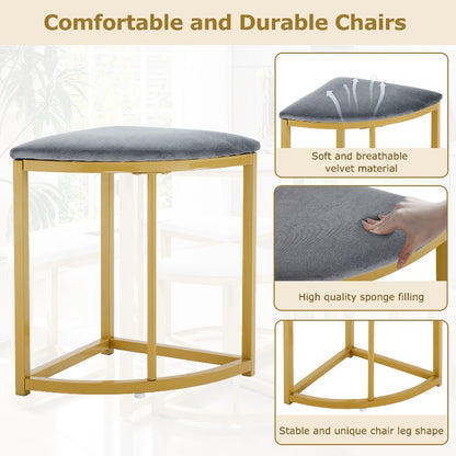 Eetkamertafel Set – Tafel Met Stoelen – Keukentafel Met Stoelen – Eetkamermeubel – Dining Set – Fluweel Beklede Stoelen – MDF Blad – Gouden Metalen Frame – Modern Design – Compact Voor Kleine Gezinnen