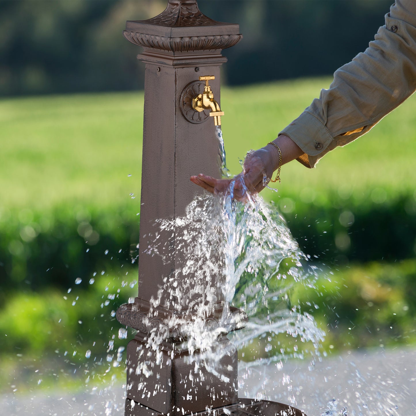 Waterzuil – Tuinkraan – Buitenkraan – Waterfontein – Antieke Tuinkraan – Donkerbruin Met Gouden Kraan – Gietaluminium En Staal – 100 Cm Hoog