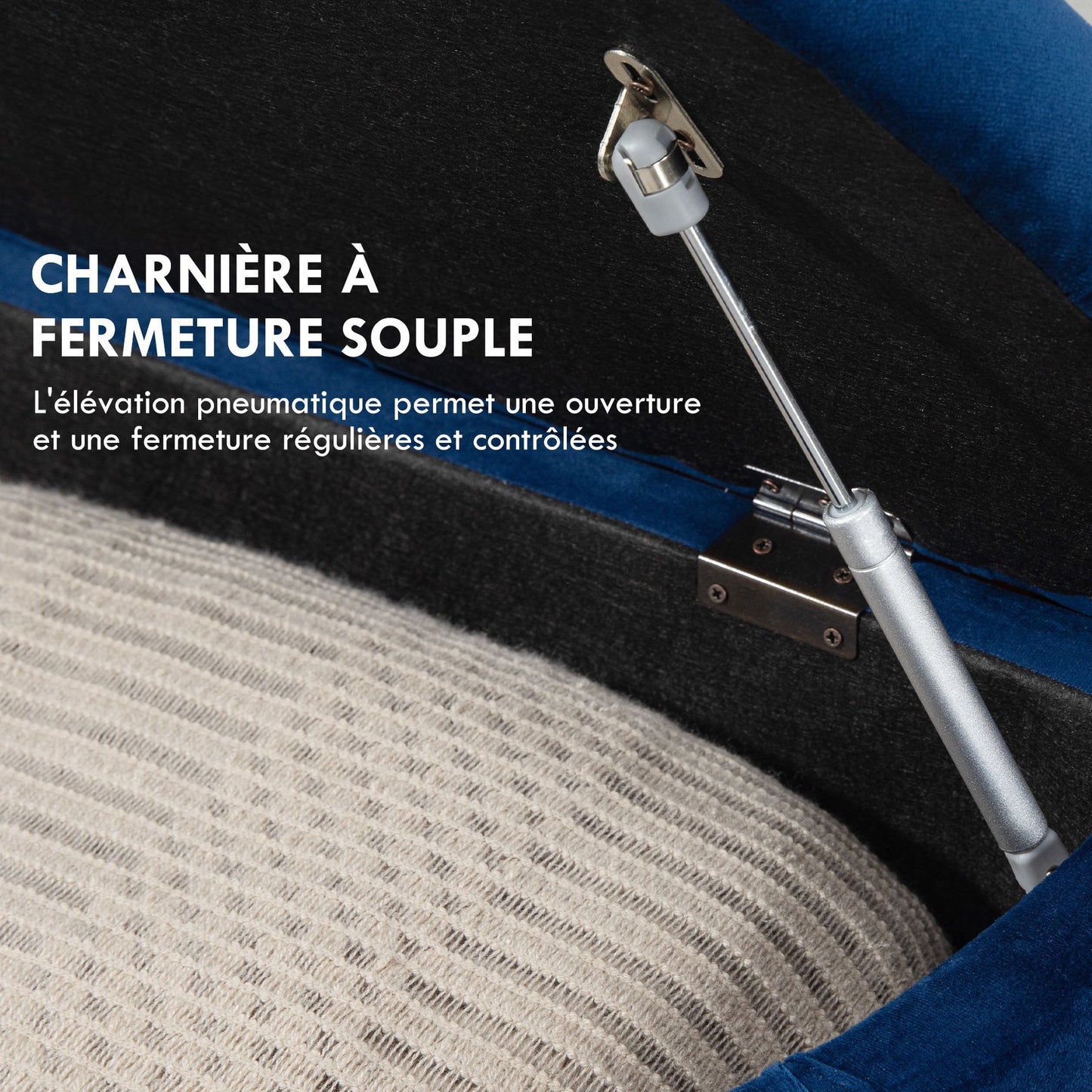 Opbergpoef – Opbergkoffer – Zithocker – Opbergbank – Blauw Fluweel – Klassiek Design – Stevig Houten Frame – Comfortabele Foam Zitting