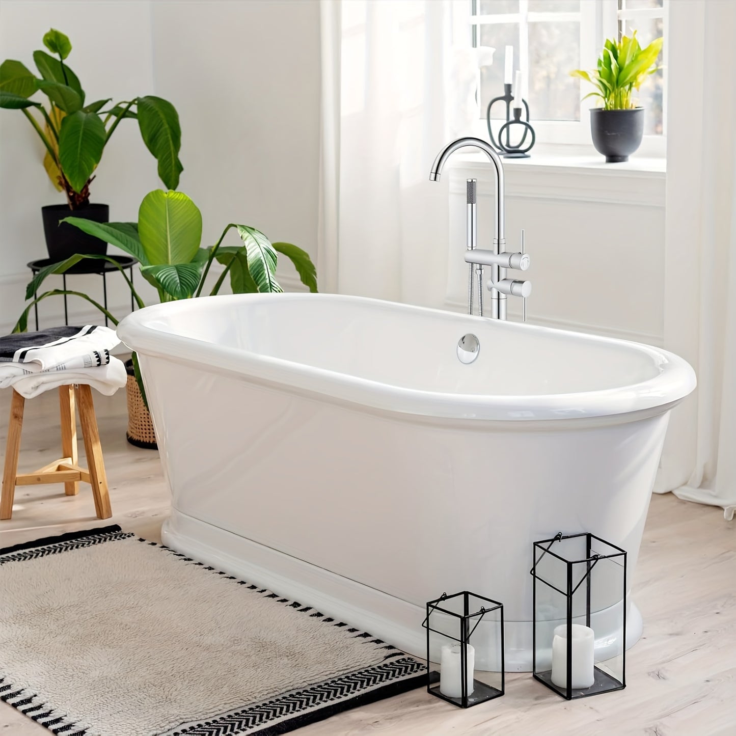 Badkraan – Badmengkraan – Vrijstaande Kraan – Badmengkraan Met Handdouche – Thermostatische Badkraan – Chroom – Messing Materialen – Draaibare Zwanenhals Uitloop