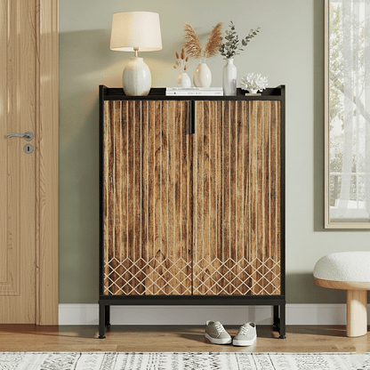 Schoenenkast – Schoenenrek – Schoenenopberger – Opbergkast – Schoenenmeubel – 6-laags – Spaanplaat Hout – Voor 25 Paar Schoenen – Met Deuren – Zwart & Bruin – Modern Design – Vrijstaand