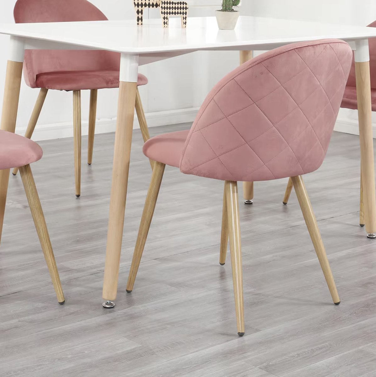 Dining room chair - Set of 4 - Velvet dining room chair - Chair - Dining table chair - 4 pieces - Wooden leg - Pink