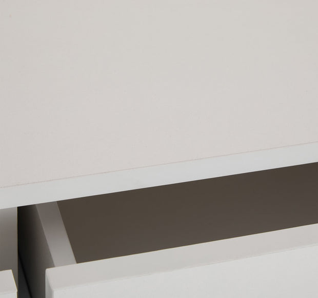 Witte Ladekast met 9 Lades – Grote Opbergkast 120x40x88 cm – Gelakt Halmeubel met Golvend Design en Slagvaste Hoeken – Voor Woonkamer, Badkamer of Slaapkamer