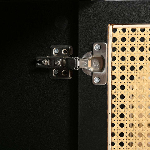 Gutent Dressoir, Zwart, met 3 deuren, Veel Opbergruimte, Kunstrotan Deuren en metalen handgrepen, is een accentstuk in de eetkamer, woonkamer en keuken.