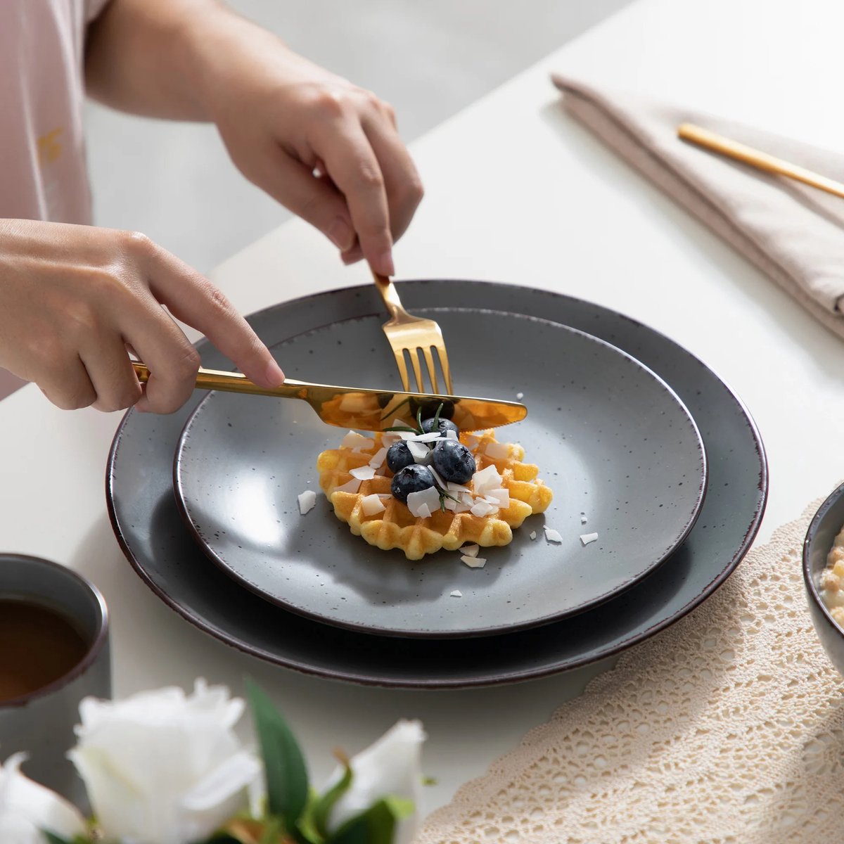 Luxe Serviesset – 32 delig – 8 persoons – Porselein - Bordenset – Dinner platen – Dessertborden - Kommen - Mokken - Schaaltjes -Grijs