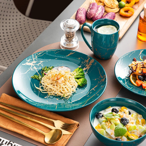 Serviesset - Ceramisch - Donkergroen/Goud - 16-delig - Ontwerp Door Goud Splash - Dinerbord - Dessertbord - Kommen - Koffiekoppen