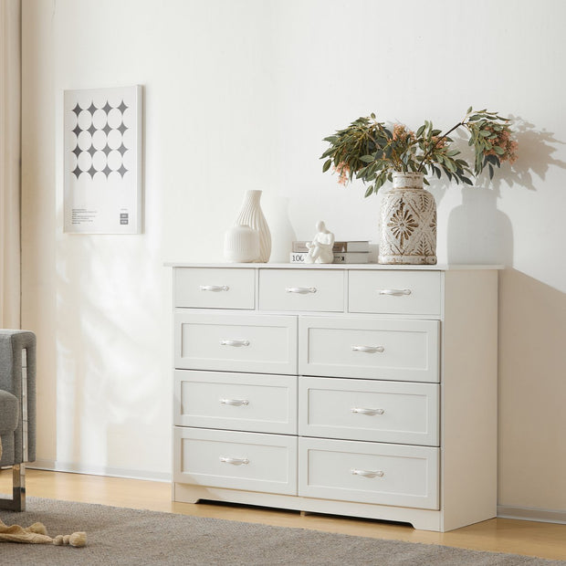 Witte Ladekast met 9 Lades – Grote Opbergkast 120x40x88 cm – Gelakt Halmeubel met Golvend Design en Slagvaste Hoeken – Voor Woonkamer, Badkamer of Slaapkamer