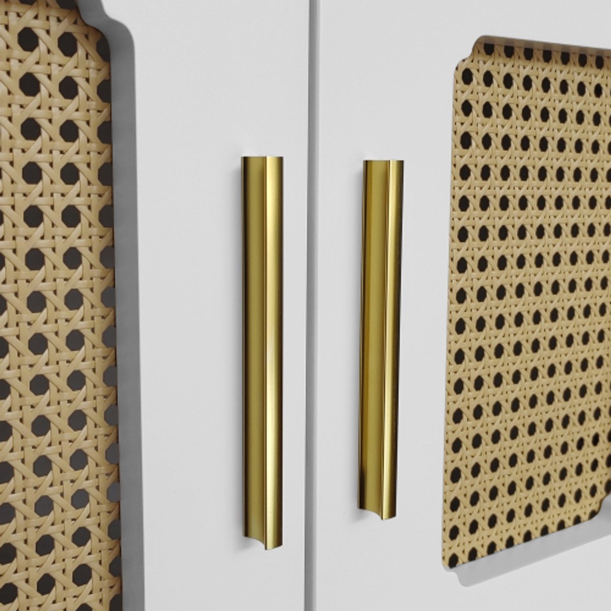 Lowboard - Tv-Meubel in Retrostijl - Gouden Handgrepen - Veel Opbergruimte - Met Rotan Deur - en Metalen Poten - Wit