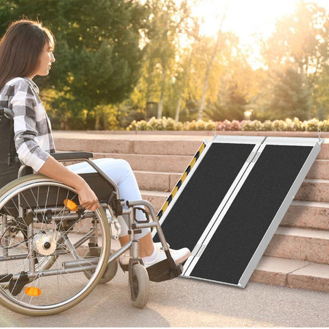 Oprijplaat Brug Draagbaar 61cm - Oprijplaat voor rollators Rolstoelen - Aluminium Rolstoelhellingbaan tot 270 kg - Rijgoot Drempelhelling - Opvouwbaar antislip oppervlak