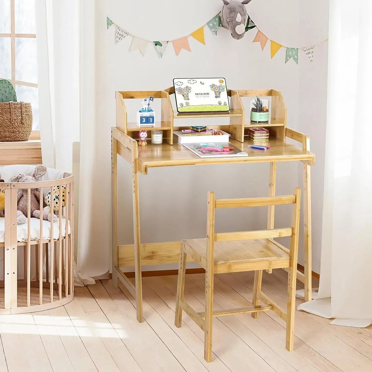 Kinderbureau met stoel - Kinderbureau - Kindertafel - Kinderbureaustoel - In Hoogte Verstelbaar - Met Opbergruimte - Bamboe - 95x80x50cm - 3-10 Jaar