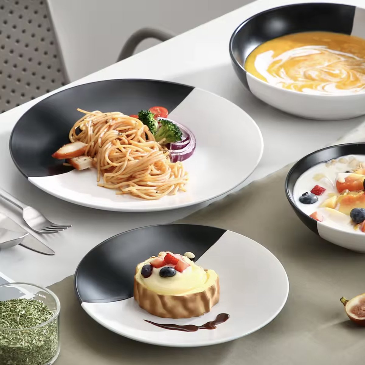 Dinnerware set white/black - Ceramic - 12 large plates - 12 small plates - 12 deep plates - 12 bowls - 48 pieces - White - Black