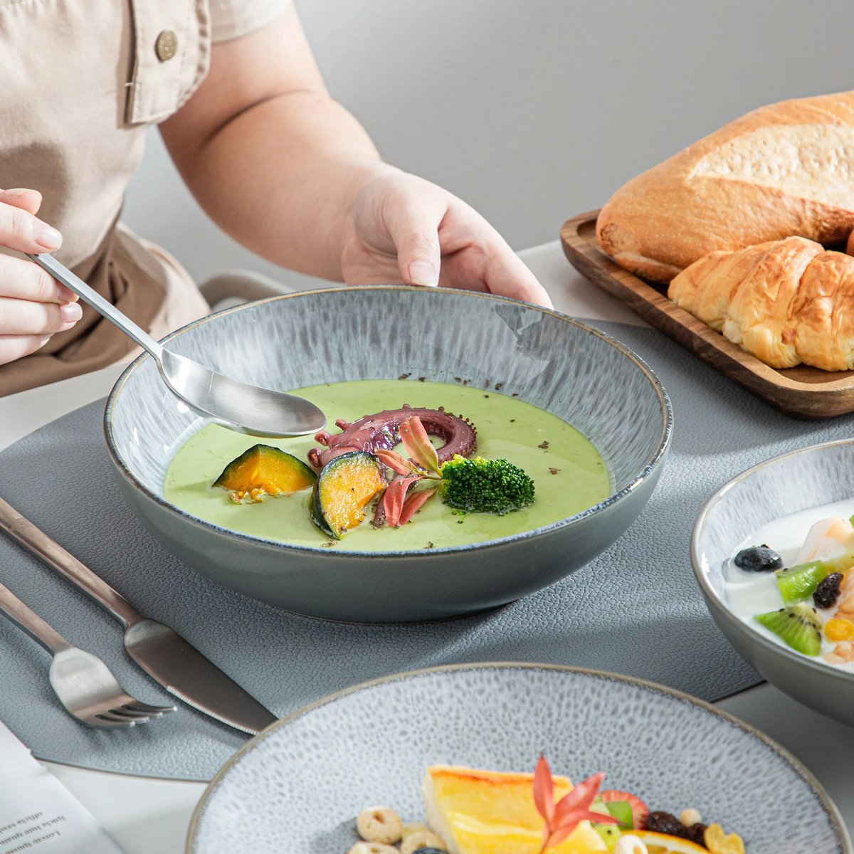 Luxe Serviesset – 32 delig – 8 persoons – Porselein - Bordenset – Dinner platen – Dessertborden - Kommen - Mokken - Schaaltjes - Grijs